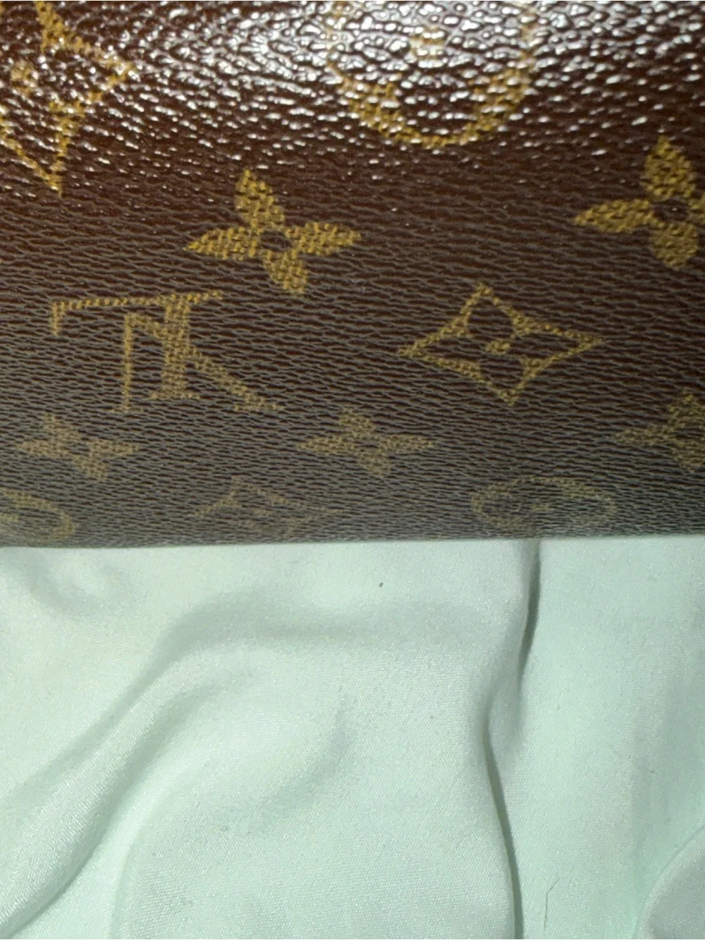 VINTAGE 1993 LOUIS VUITTON SARAH MONOGRAM SNAP WALLET - Picture 3 of 15